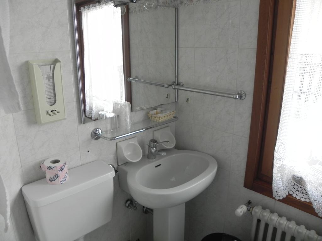 Hotel Nuovo Pecetto Macugnaga Zimmer foto